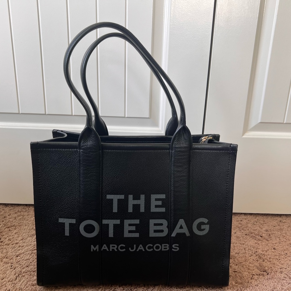 Marc Jacobs Black Tote Bag leather